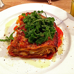 Beef lasagne with rocket